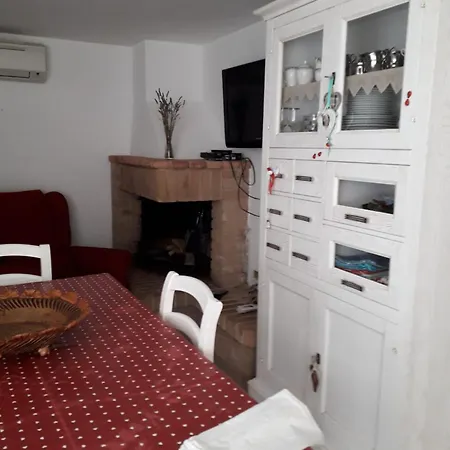 Charming In 60 M² Balcony And Garden Διαμέρισμα *